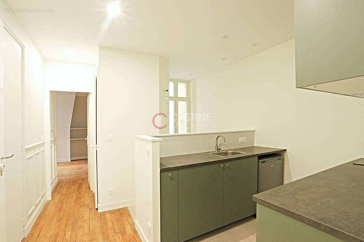 Appartement à PARIS-18E
