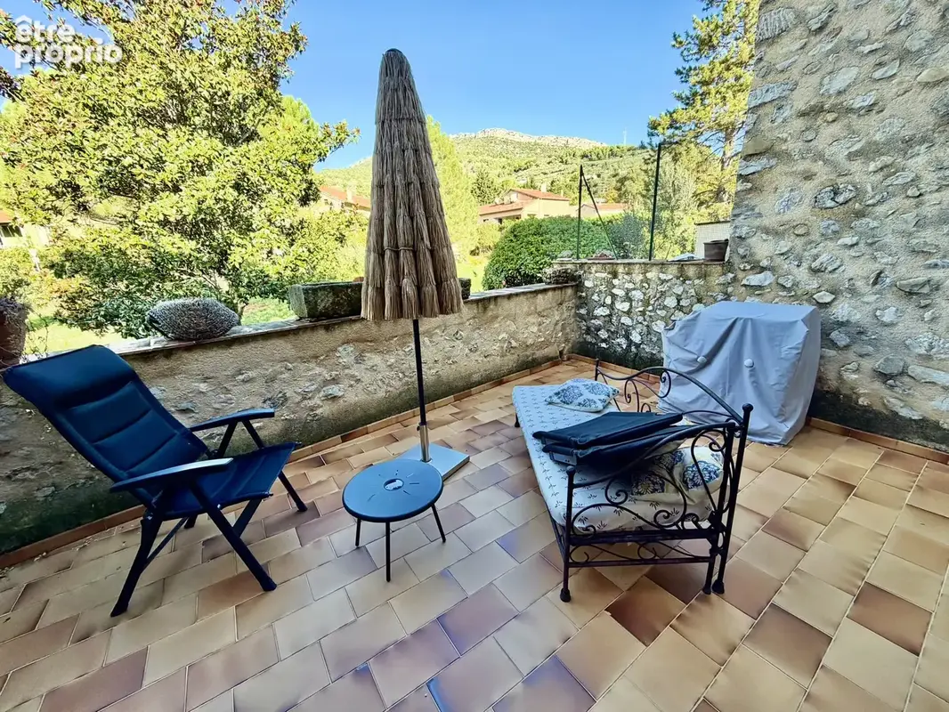 Maison de village avec grand garage et terrasse - photo 1