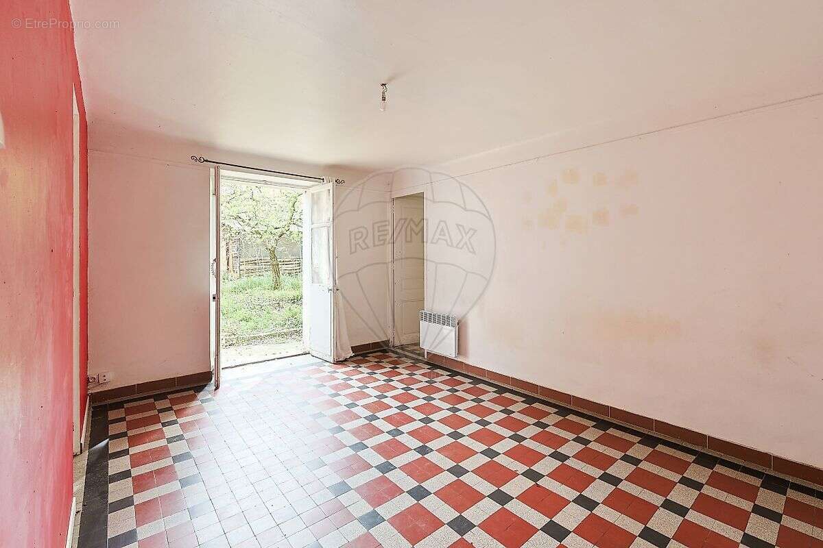 Appartement à MARSEILLE-4E