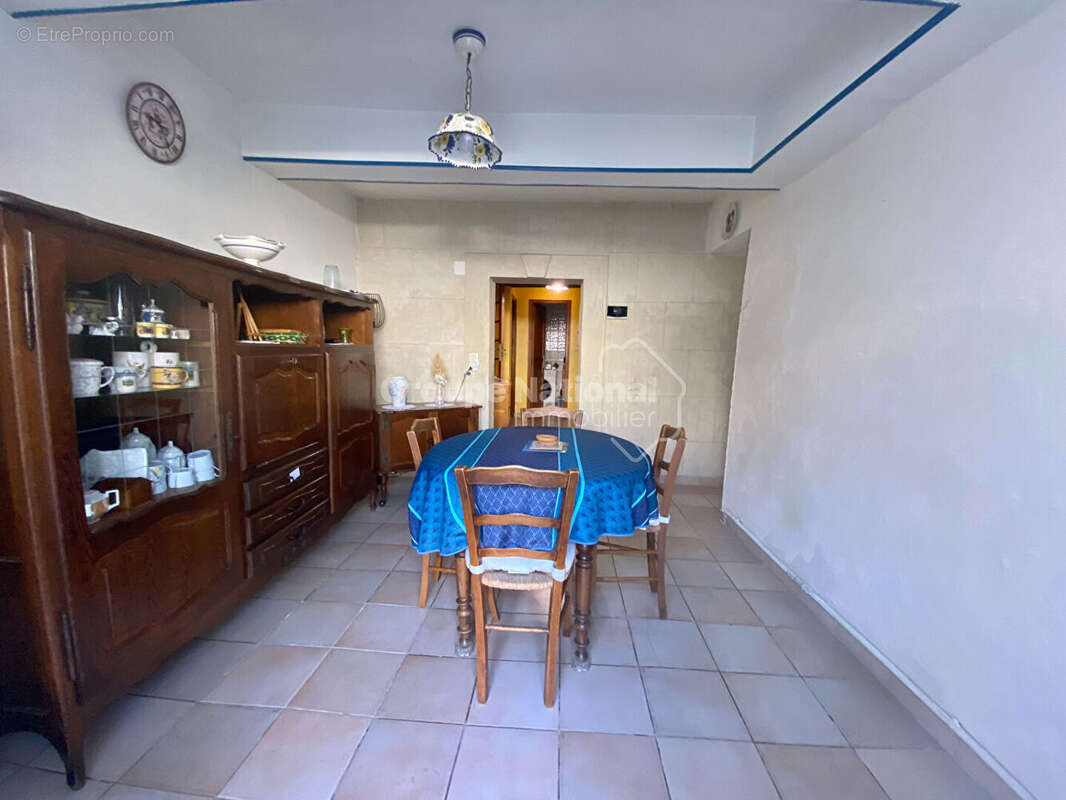 Chateaurenard centre , maison 108 m² + garage 20m² + cour + jardin - photo 3