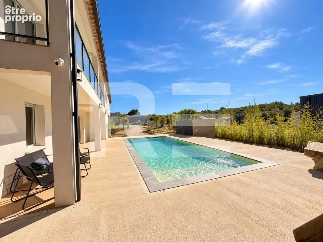 Maison 245 m² avec piscine – 7 chambres – Grand garage de 115 m² - photo 3
