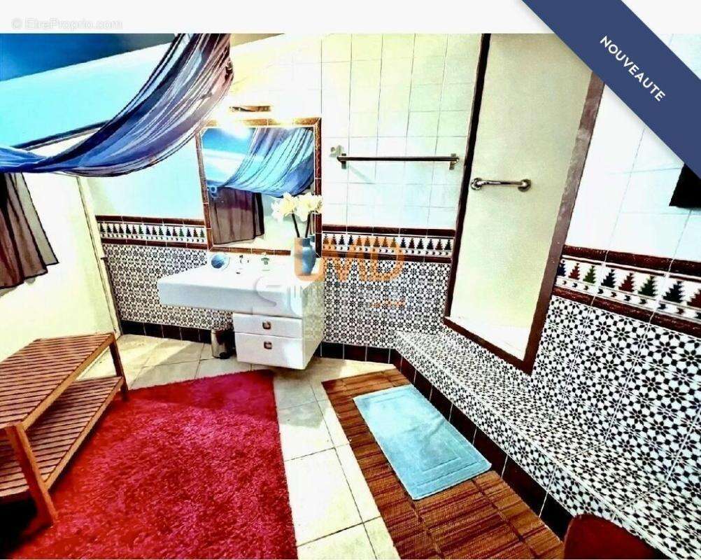 Maison à VESTRIC-ET-CANDIAC