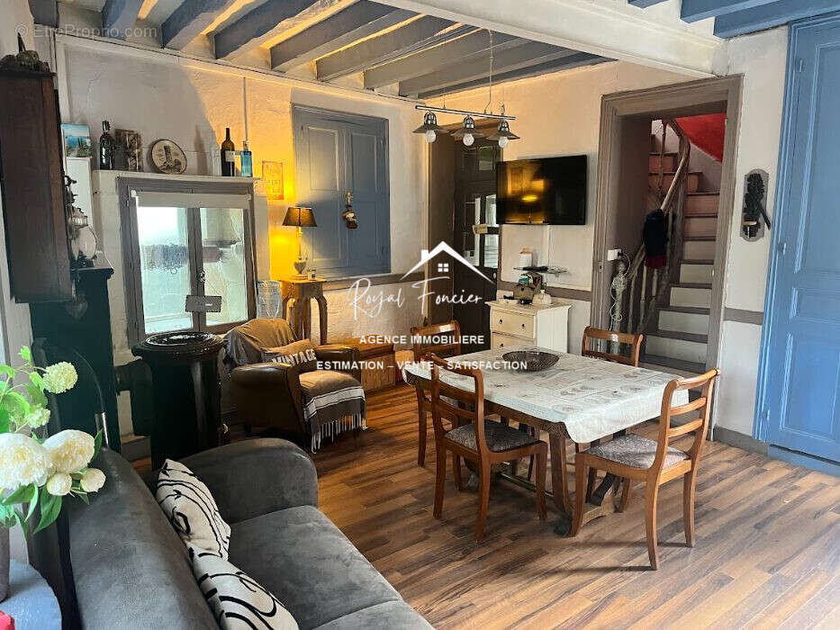 Séjour avec cuisine - Maison à YZEURES-SUR-CREUSE