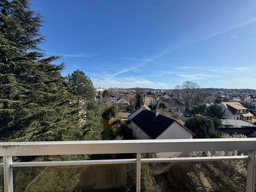 Appartement à LIVRY-GARGAN