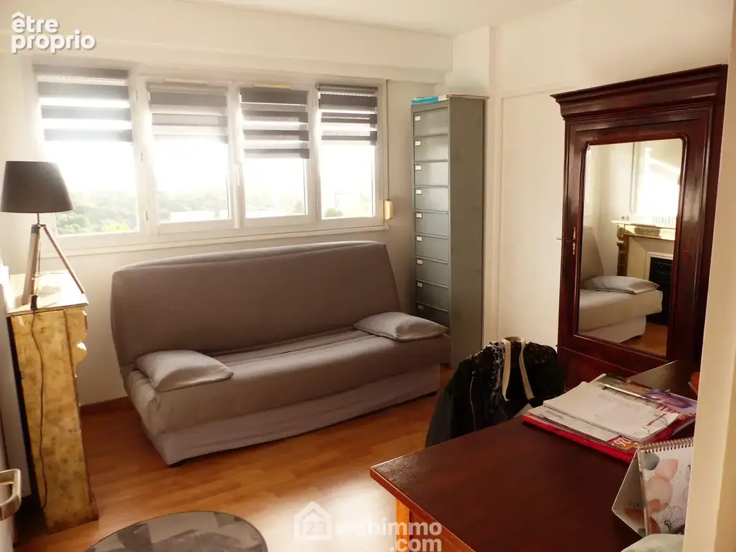 La première des 3 chambres de 11 à 12m2.