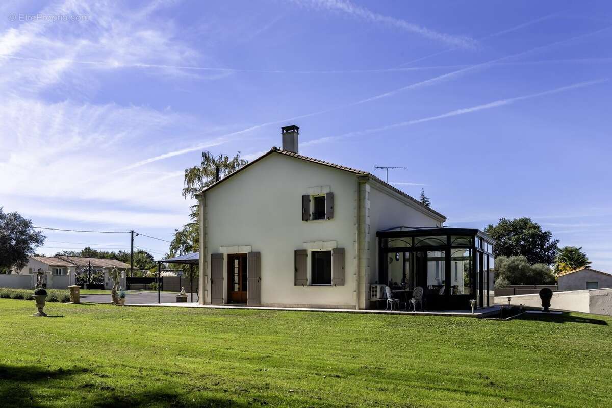 Maison à MOUTHIERS-SUR-BOEME