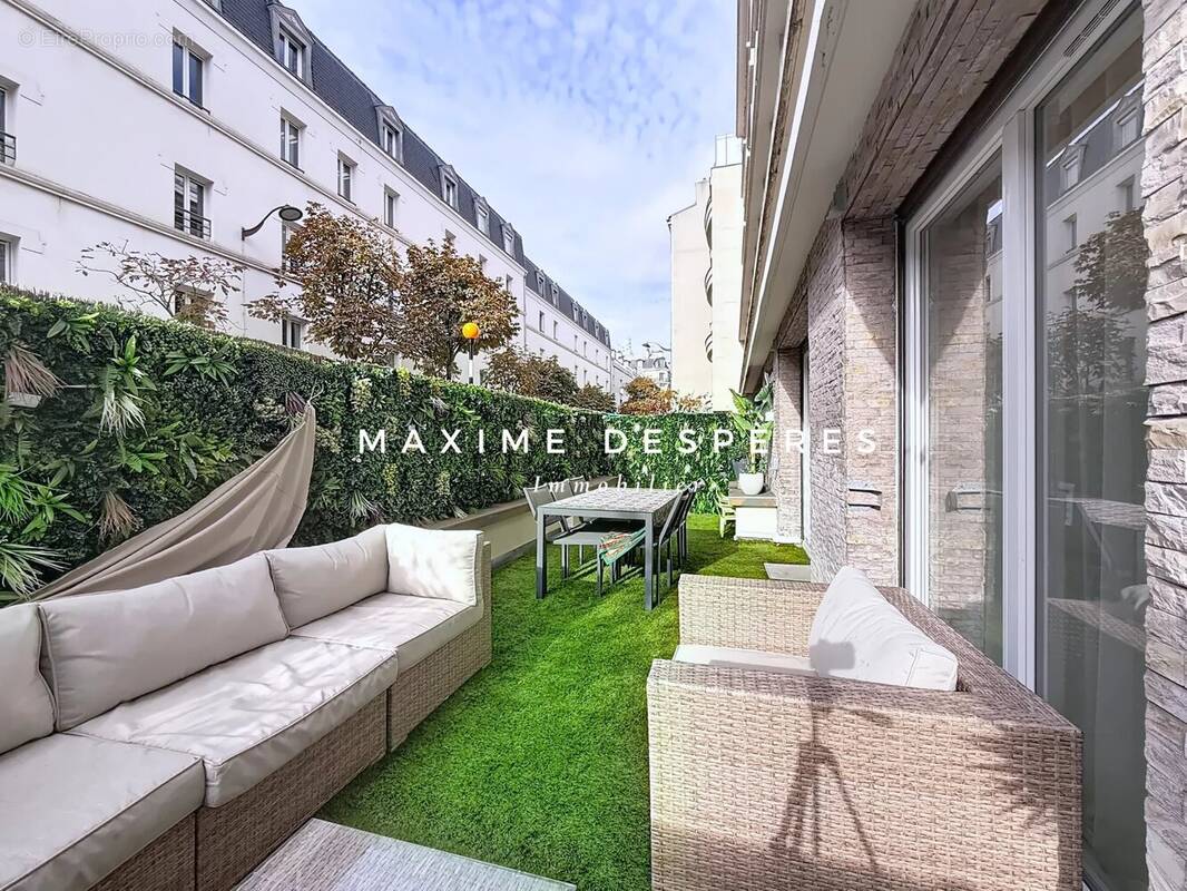 Appartement à NEUILLY-SUR-SEINE