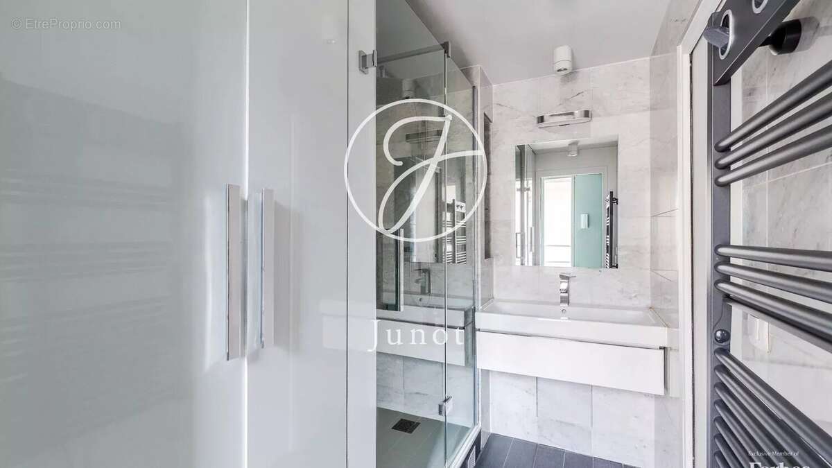 Appartement à PARIS-10E