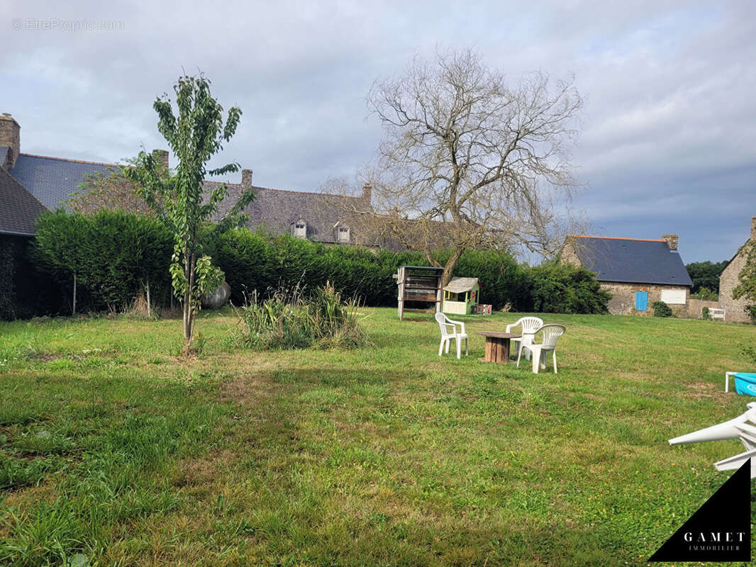 Maison à BROUALAN