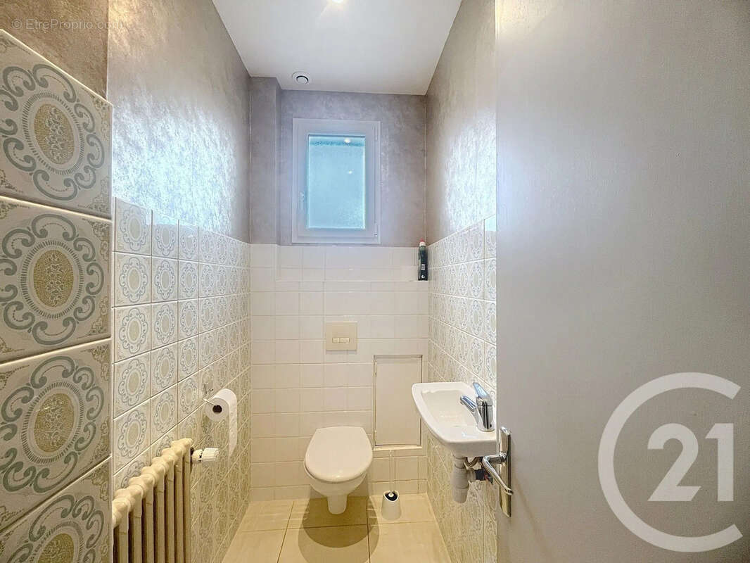 Maison 436 m² à Cuis  - photo 20