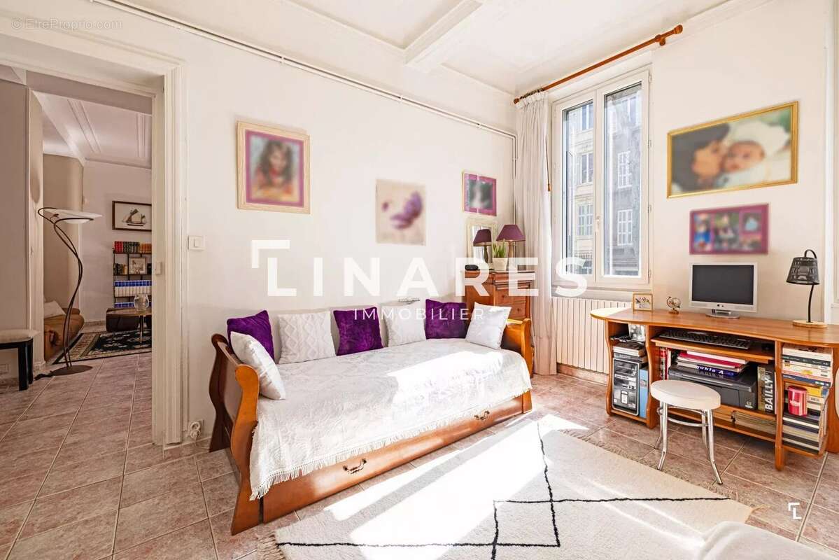 Appartement à MARSEILLE-1E