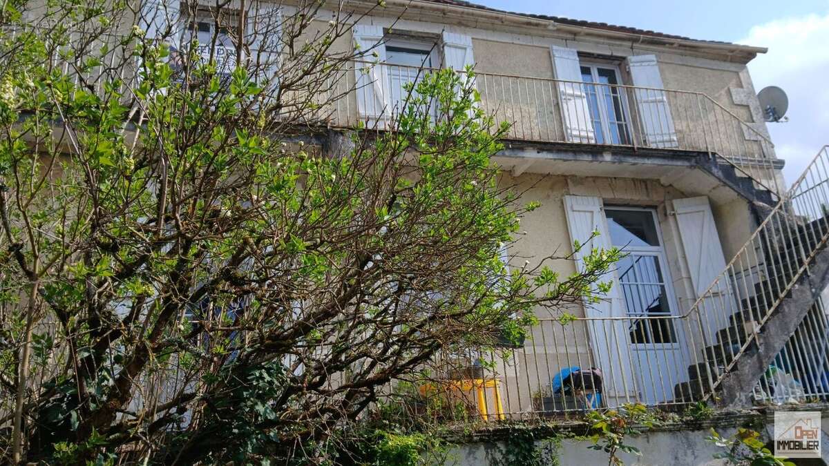 Appartement à COURGEAC