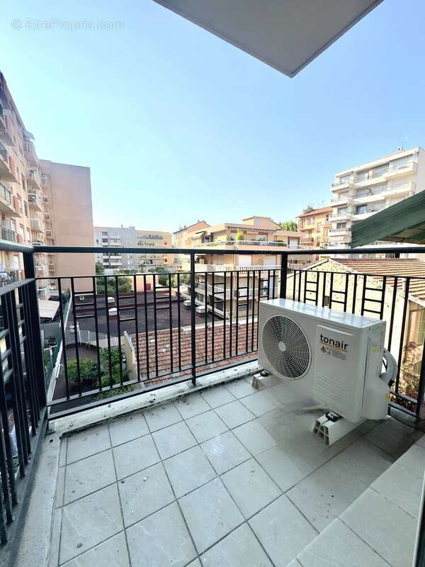 Nice  - bas riquier - studio - balcon - renove - photo 3