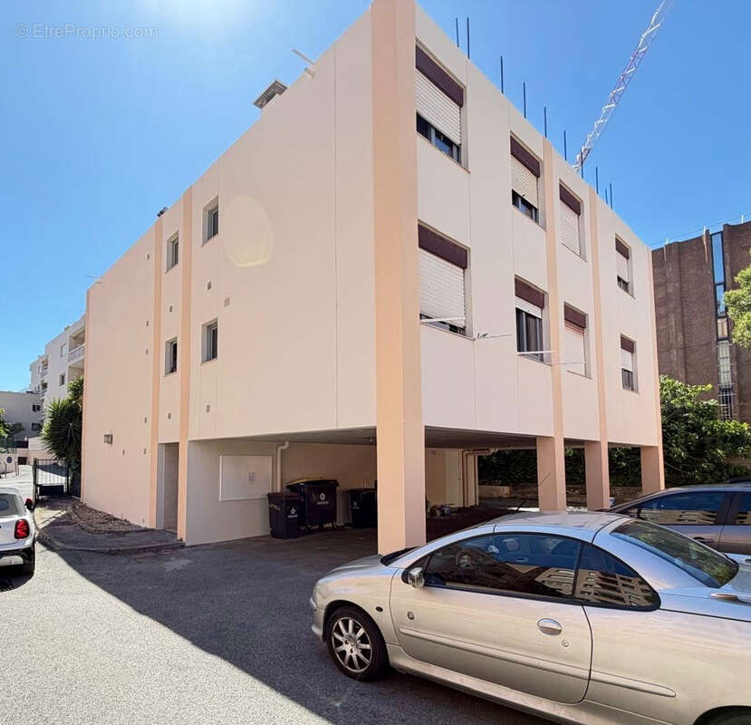 Appartement à VALLAURIS