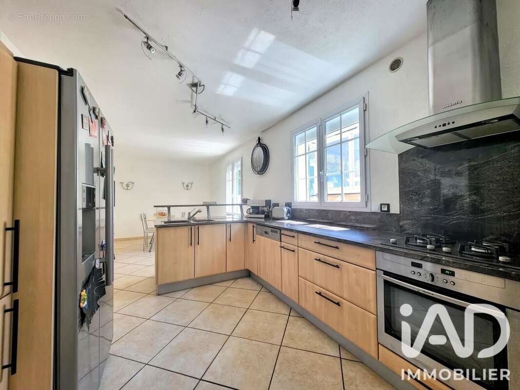 Maison 251 m² à Seraincourt  - photo 8