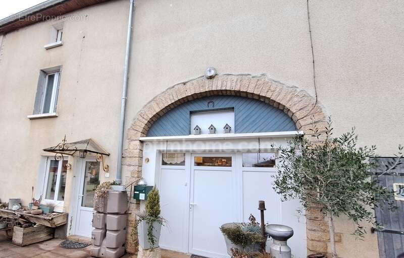 Maison à CHARGEY-LES-PORT