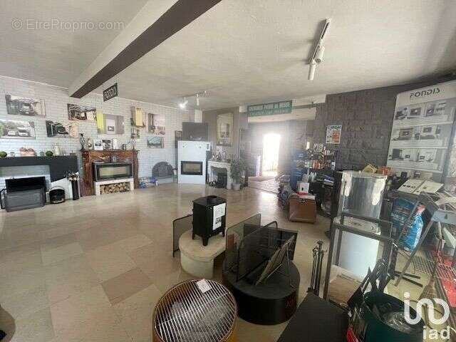 Photo 8 - Commerce à SAINT-FARGEAU-PONTHIERRY