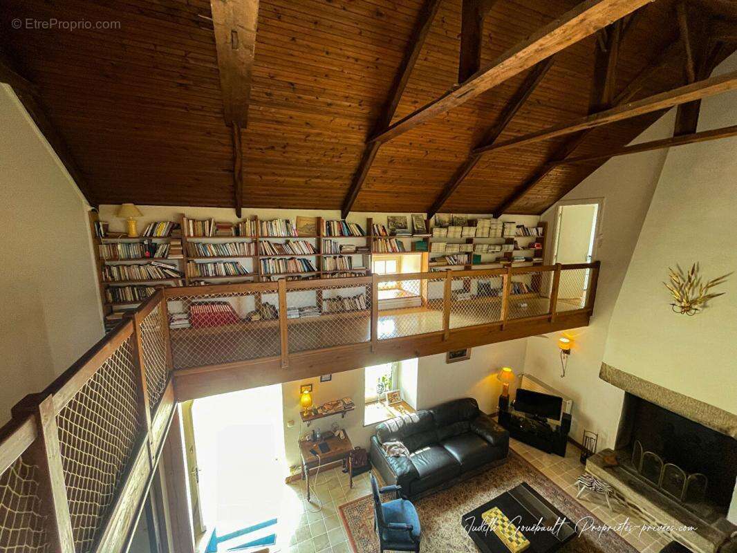 Maison de maître  290m2 sur 7200 m2 de terrain avec tennis - photo 9