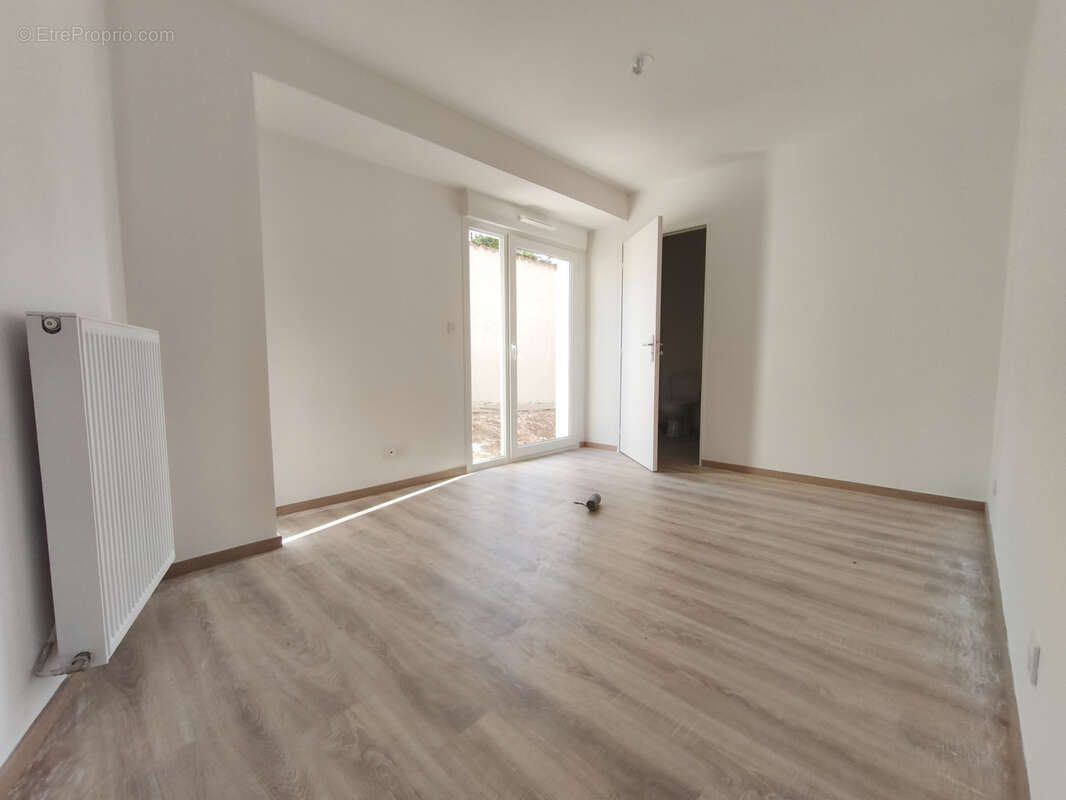 Appartement à MIRIBEL