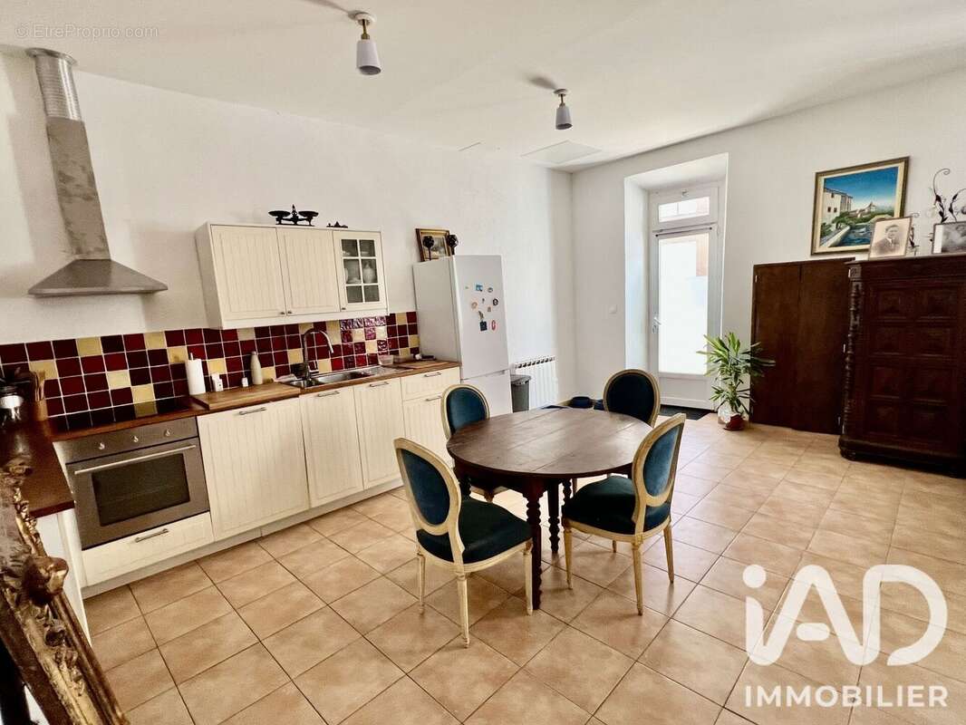Maison 117 m² à Saint-Zacharie  - photo 2