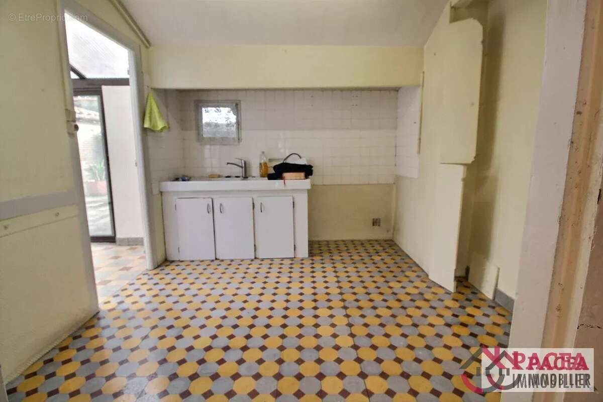 Maison de plain-pied avec jardin et double garage à Castres - photo 5