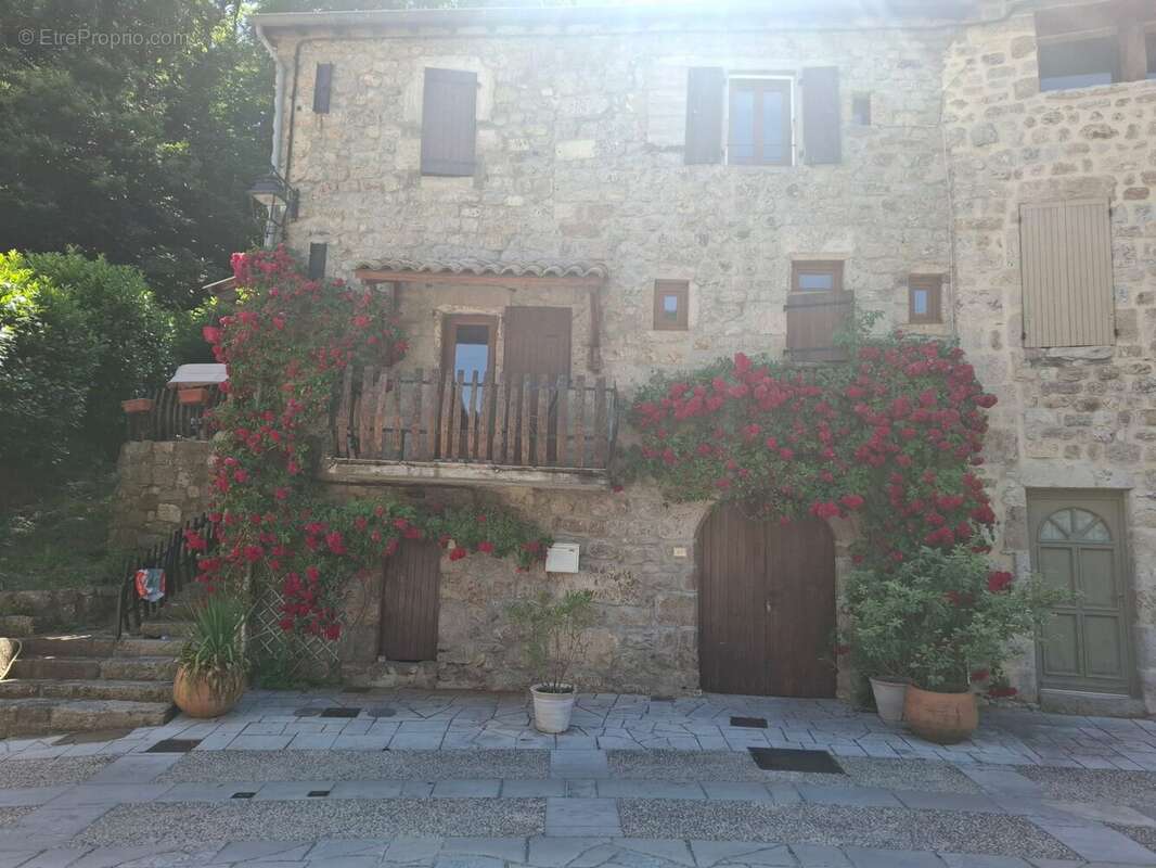 Maison à MONTPEZAT-SOUS-BAUZON