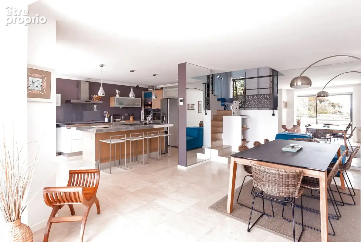 Sanary-sur -mer  / quartier beaucours - villa de 170 m2 avec piscine - photo 5