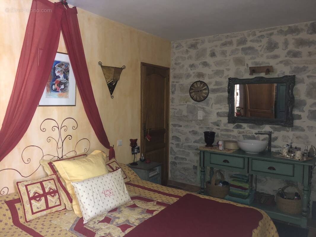 Maison à SAINT-LAURENT-D&#039;AIGOUZE