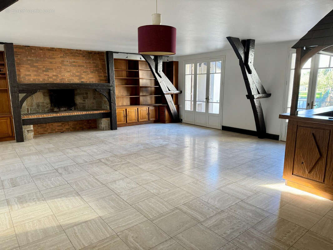 Maison à OBJAT