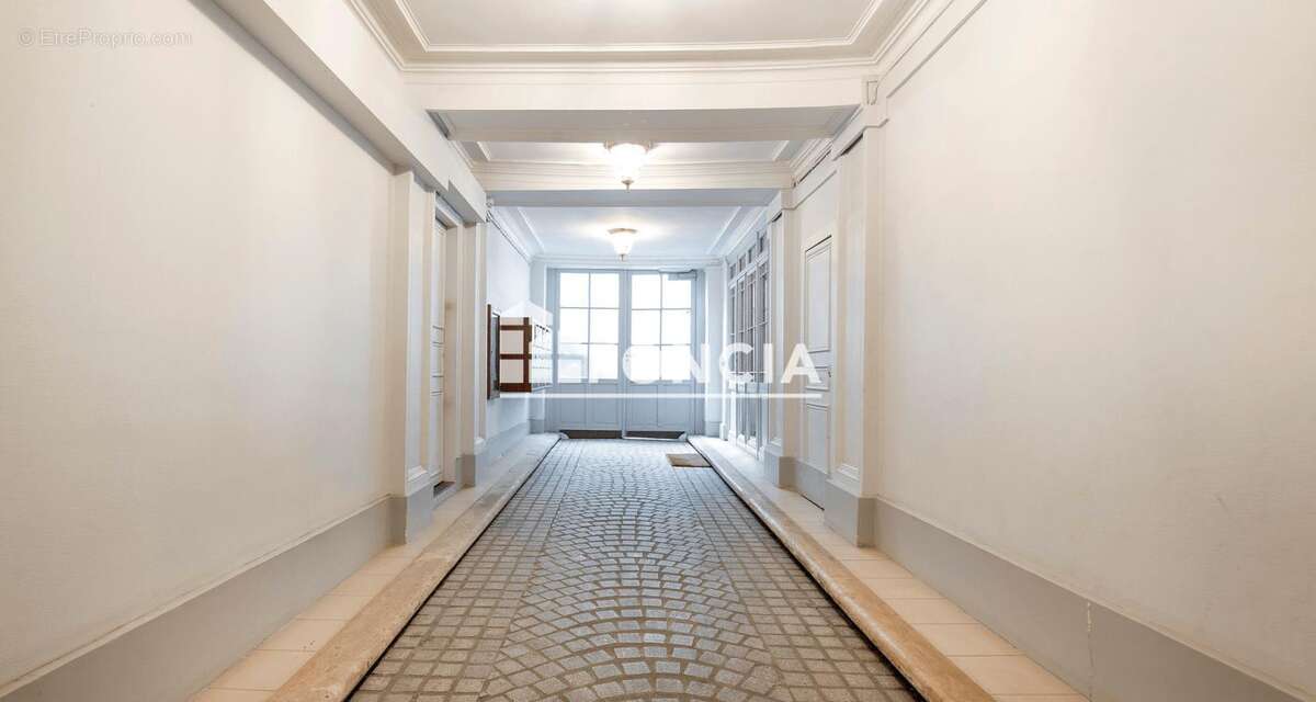 Appartement à PARIS-10E