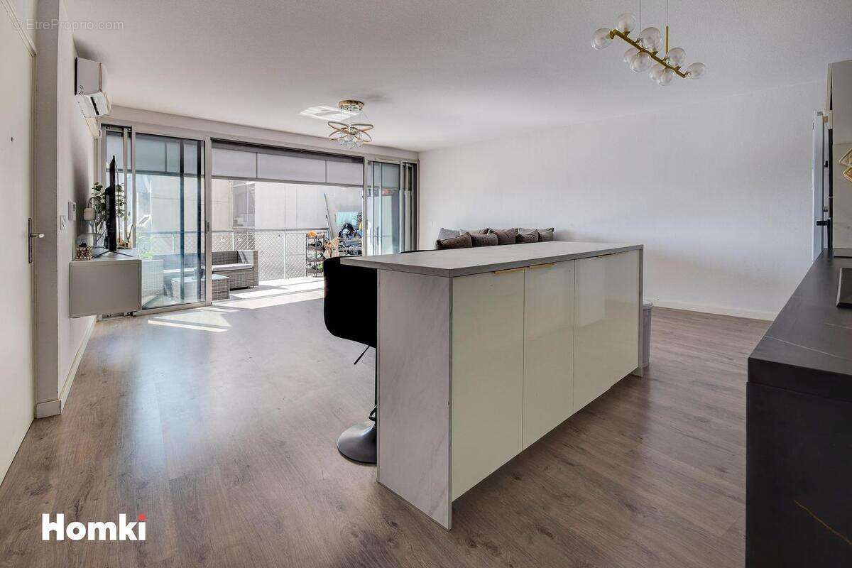 Appartement à MARSEILLE-4E