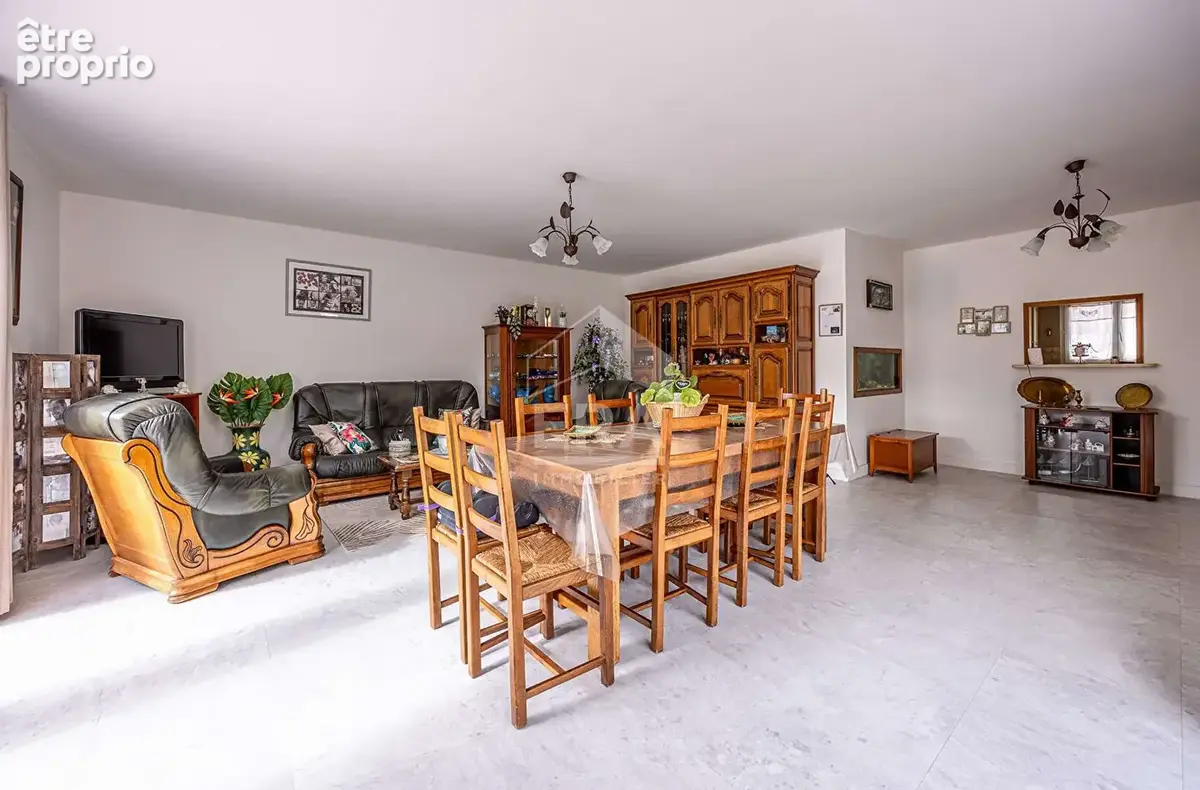 Maison de plain pied de126 m2, 20 minutes La Rochelle, 3 chambres, garage, beau terrain. - photo 6