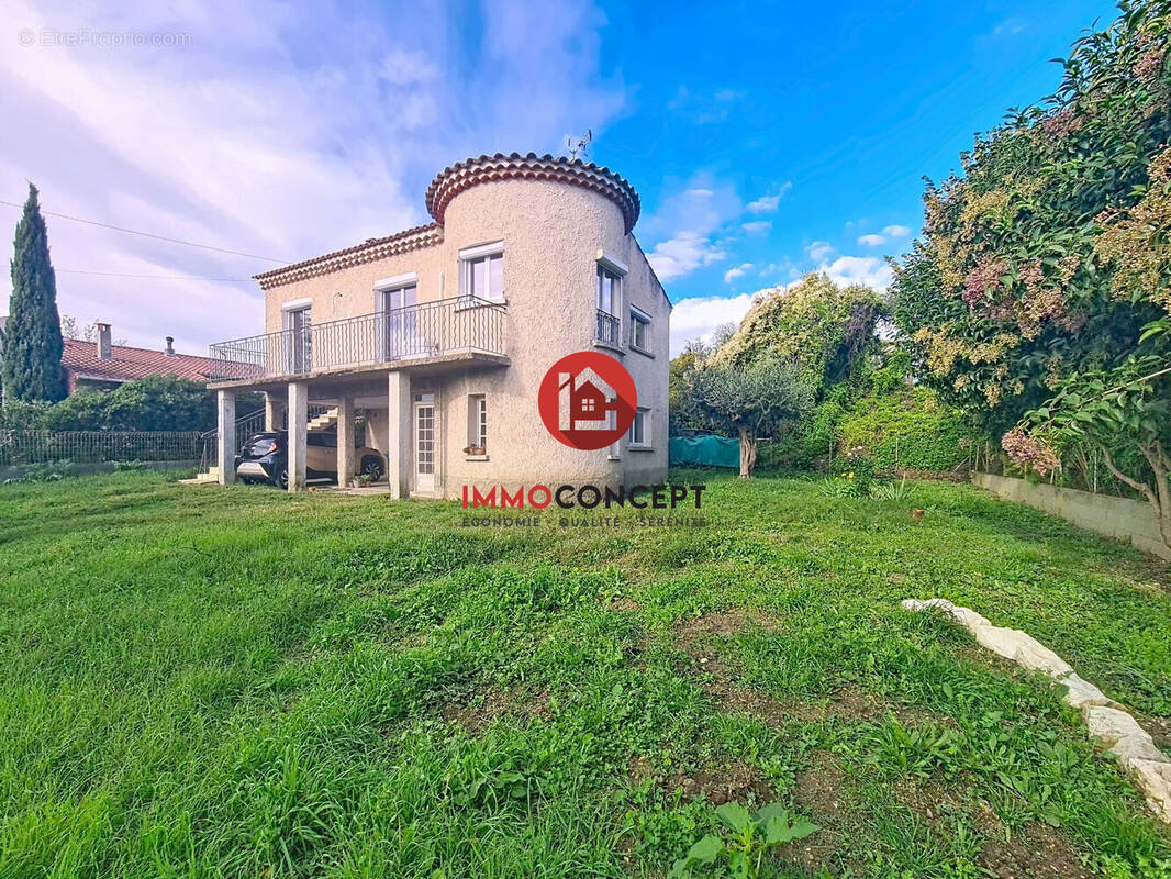 Maison à ROQUEMAURE
