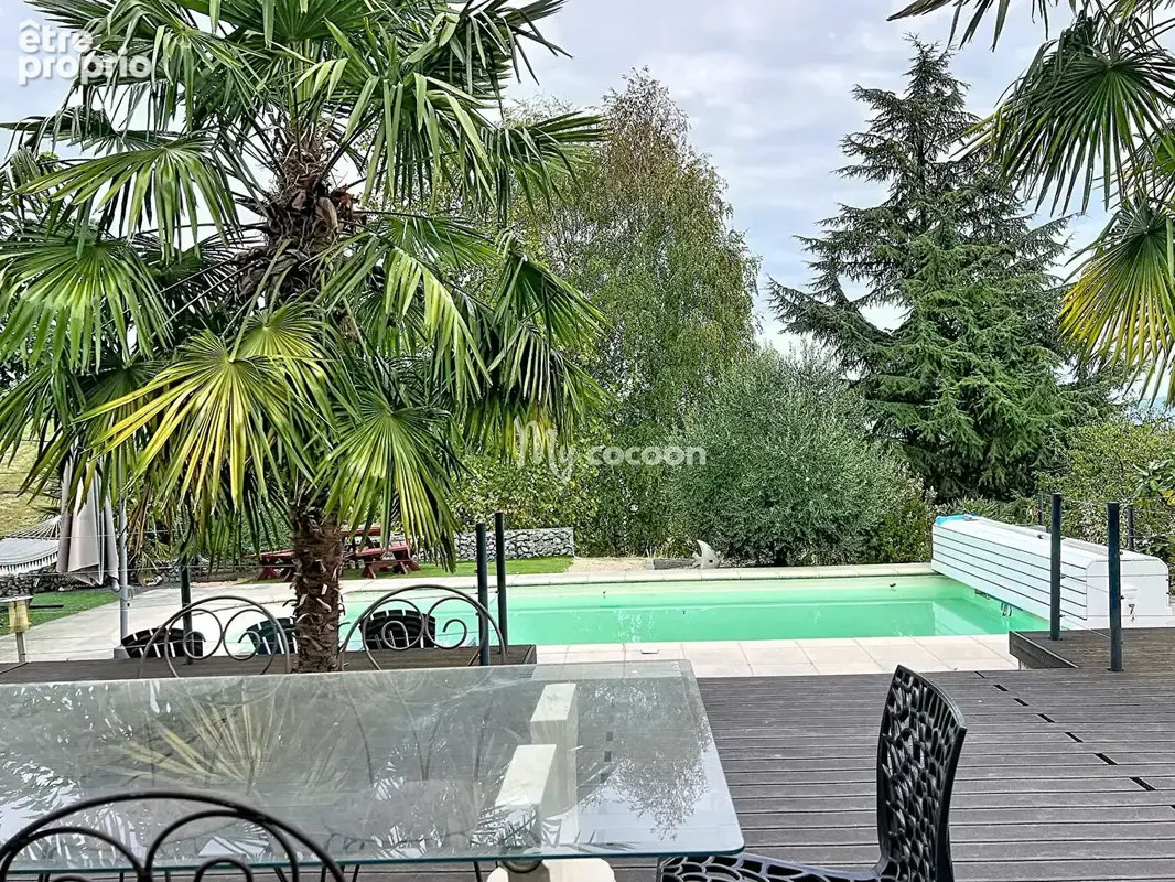 Maison - T5 - 172 m² - photo 2