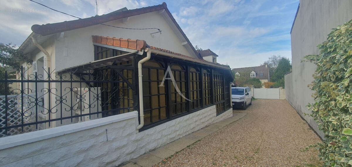 Maison à LES MUREAUX