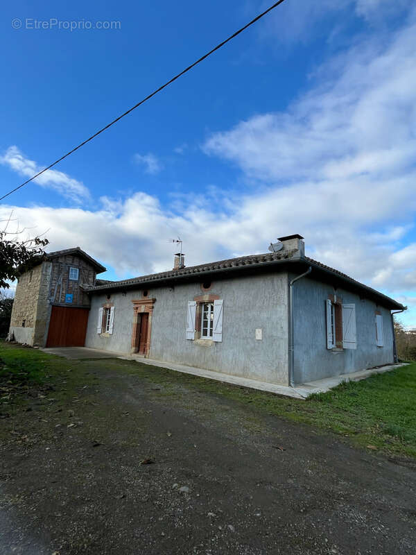 Maison à MONBRUN