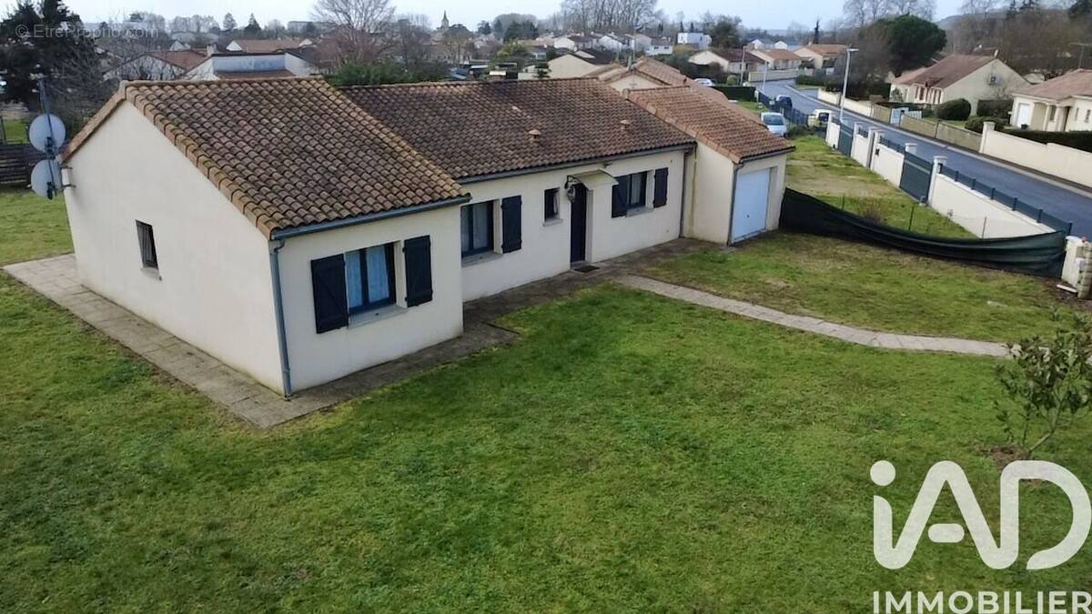 Photo 1 - Maison à INGRANDES