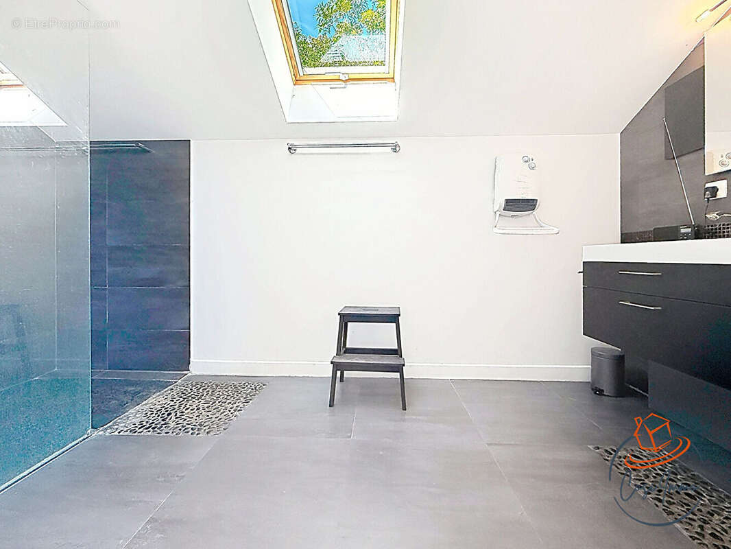 Maison Gex 7 pièce(s) 179 m2 - photo 11
