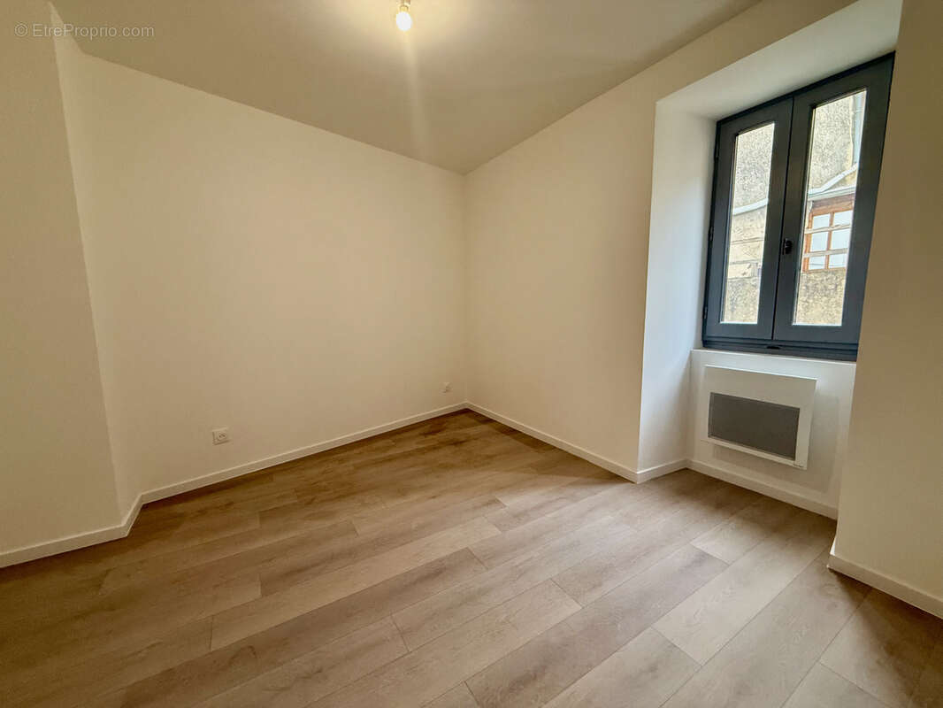 Appartement à SUZE-LA-ROUSSE