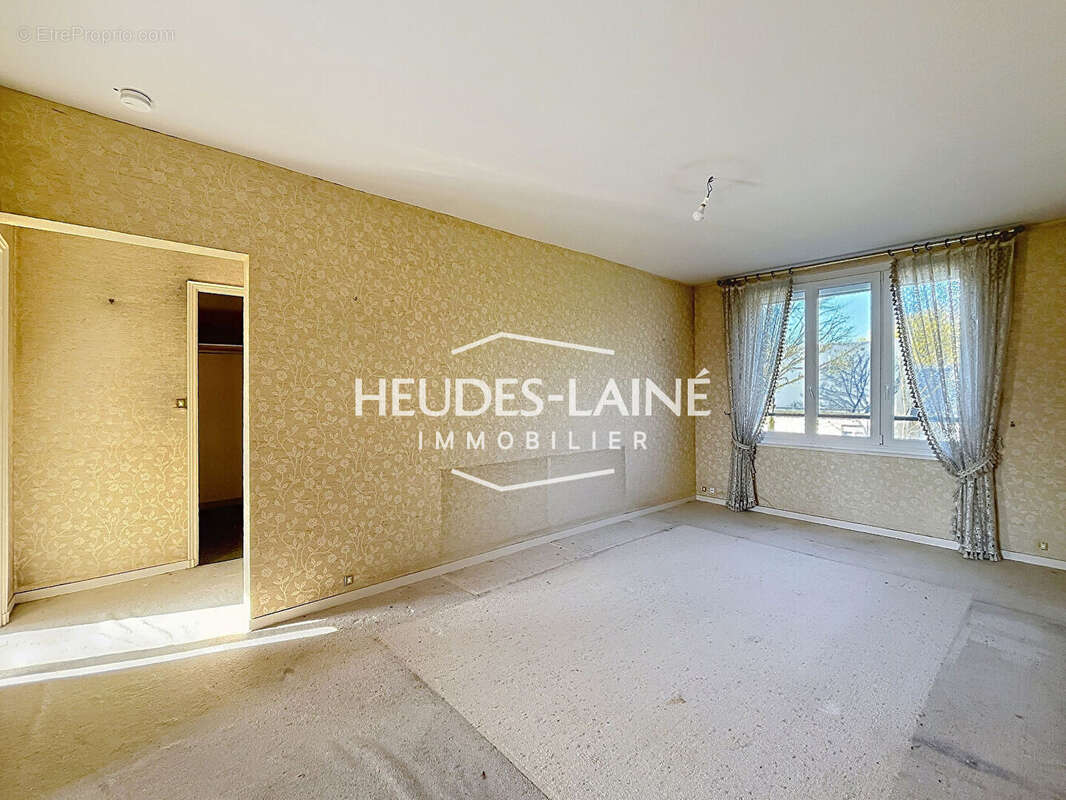 Appartement F4 avec loggia et cave - AVRANCHES - photo 2