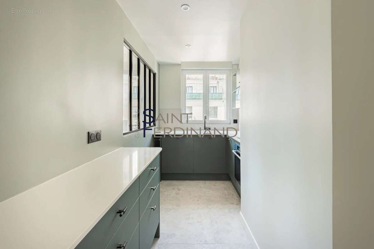 Appartement à PARIS-7E