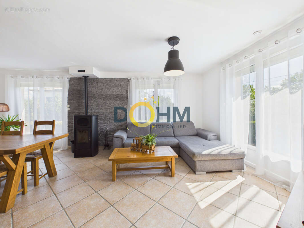 EN EXCLUSIVITÉ   Maison individuelle rénovée avec piscine   Saint-Just-Saint-Rambert - photo 9
