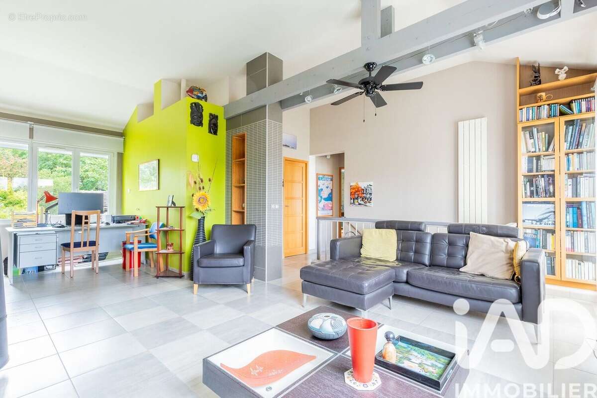 Maison 88 m² à Igny  - photo 2