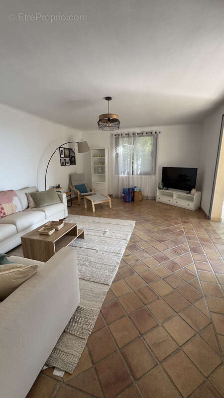 Maison à EZE