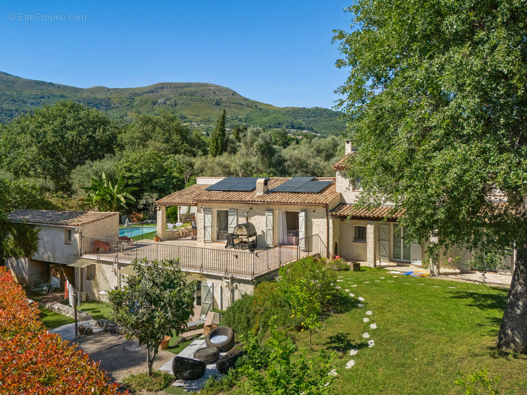 Maison à TOURRETTES-SUR-LOUP