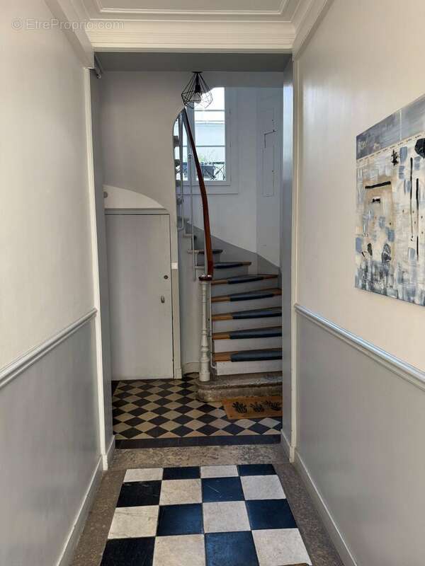 Appartement à LEVALLOIS-PERRET