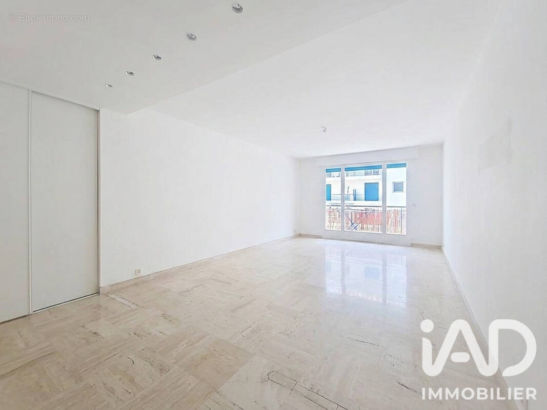 Photo 1 - Appartement à LE CANNET