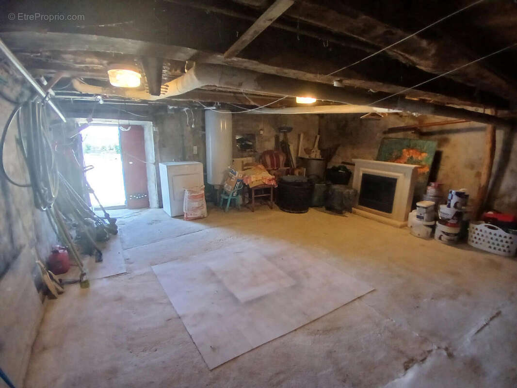 storage area - Maison à JUMILHAC-LE-GRAND