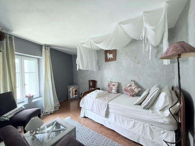 Maison à CHATEAURENARD