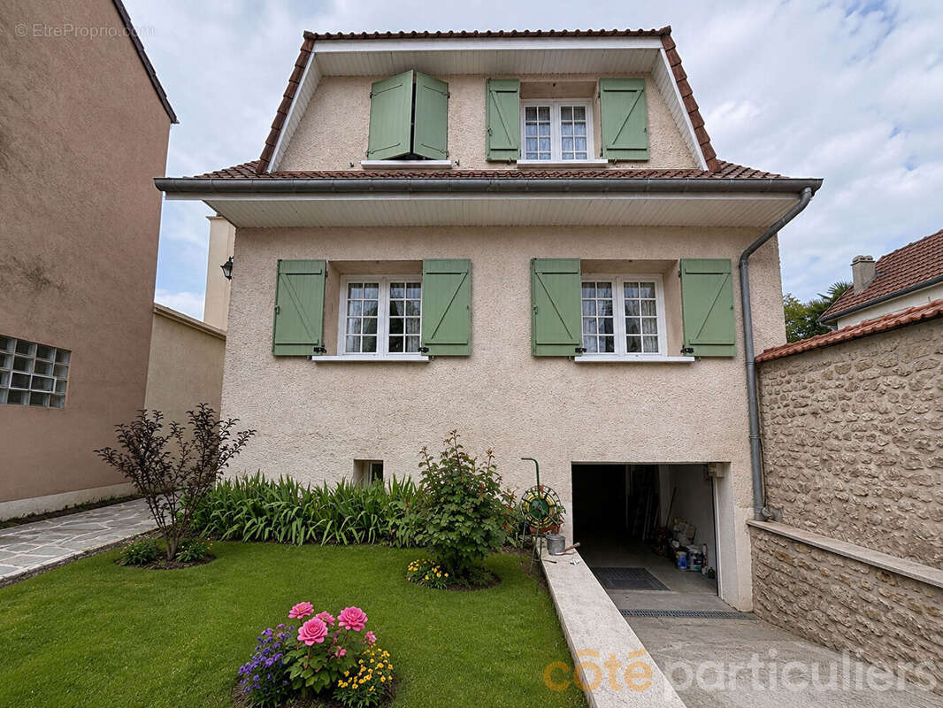 Maison à SAINT-MAUR-DES-FOSSES